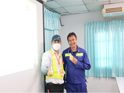 ให้รางวัลกับผู้ที่สามารถตอบคำถามได้สูงสุดประจำวัน