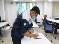 ลงทะเบียนรับเอกสารประกอบการฝึกอบรม