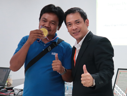 ให้รางวัลกับผู้ที่ทำคะแนนได้สูงสุดในแต่ละกิจกรรม