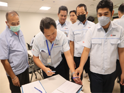 ลงทะเบียนรับเอกสารประกอบการฝึกอบรม