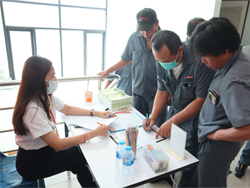 ลงทะเบียนรับเอกสารประกอบการฝึกอบรม