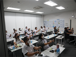 เทคนิคการขับรถในเวลากลางคืนและการรับมือกับสถานการณ์ตามกฎความปลอดภัย