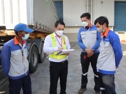 ครูฝึกประจำรถสรุปผลการตรวจประเมินพร้อมให้คำแนะนำ