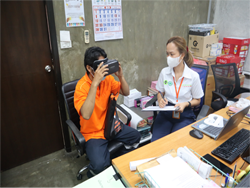 ตรวจประเมินการมองเห็นในภาวะแสงสลัวที่มีผลต่อการขับรถ