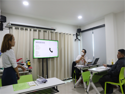 การรับสายและการสนทนาทางโทรศัพท์