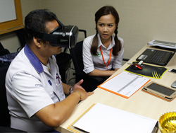 ประเมินสมรรถนะการมองเห็นในภาวะแสงสลัว ด้วยเครื่อง VR-Vision Screening