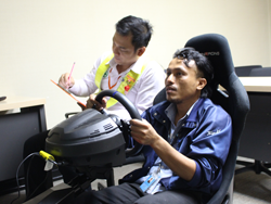 ฝึก และทดสอบปฏิกิริยาการตอบสนองในสถานการณ์ฉุกเฉินด้วยเครื่อง Driving Simulator
