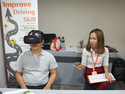 ประเมินสมรรถนะการมองเห็นในภาวะแสงสลัว Vision Test ด้วยเครื่อง VR Vision Screening