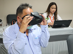 ประเมินการมองเห็นด้วยกล้อง VR Vision Screening