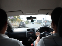 ฝึก และประเมินทักษะการขับรถเชิงป้องกันบนถนนจริง		