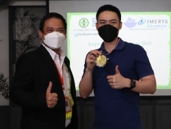 ให้รางวัลกับผู้ที่ทำคะแนนได้สูงสุดในแต่ละกิจกรรม