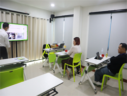 เทคนิคการขับรถเชิงป้องกันอุบัติเหตุ โดยอาจารย์อภิรัติ  คำสายพรม