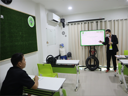 เทคนิคการขับรถเชิงป้องกันอุบัติเหตุ โดยอาจารย์อภิรัติ  คำสายพรม