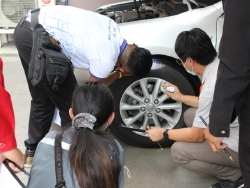 การตรวจสอบสภาพยาง และแรงดันลมยาง