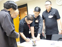 ลงทะเบียนรับเอกสารประกอบการฝึกอบรม