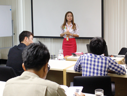 กล่าวต้อนรับพร้อมแนะนำวิทยากร สถานที่ และหลักปฏิบัติความปลอดภัย และกิจกรรมฝึกอบรม