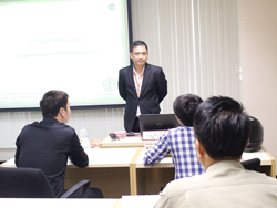 กลยุทธการให้บริการอย่างมืออาชีพ Service Mind to Service Excellence โดยอาจารย์อภิรัติ  คำสายพรม