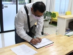 ลงทะเบียนรับเอกสารประกอบการฝึกอบรม