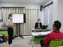 กล่าวต้อนรับพร้อมแนะนำวิทยากรและกิจกรรมฝึกอบรม