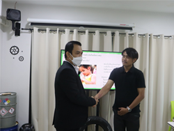 เทคนิคการทำความเคารพทักทายผู้รับบริการ
