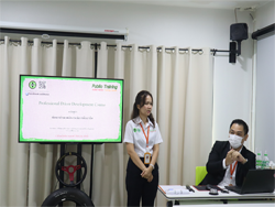 กล่าวต้อนรับพร้อมแนะนำวิทยากรและกิจกรรมฝึกอบรม