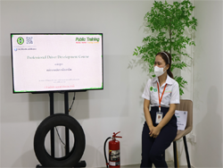 กล่าวต้อนรับพร้อมแนะนำวิทยากรและกิจกรรมฝึกอบรม