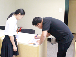 ลงทะเบียนรับเอกสารประกอบการฝึกอบรม