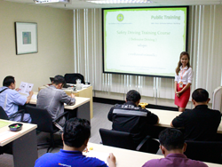 กล่าวต้อนรับพร้อมแนะนำกิจกรรมฝึกอบรม