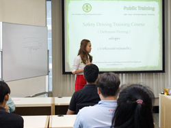 กล่าวต้อนรับพร้อมแนะนำวิทยากร และกิจกรรมฝึกอบรม