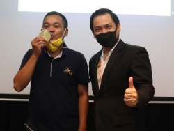 ให้รางวัลกับผู้ที่ร่วมตอบคำถาม