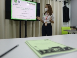 กล่าวต้อนรับพร้อมแนะนำวิทยากรและกิจกรรมฝึกอบรม
