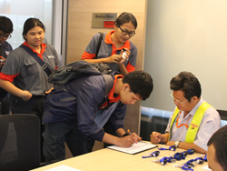 ลงทะเบียนรับเอกสารประกอบการฝึกอบรม