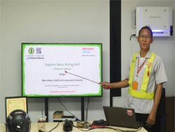 กล่าวต้อนรับพร้อมแนะนำวิทยากรและกิจกรรมฝึกอบรม