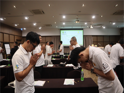 มารยาทและการทักทายผู้รับบริการอย่างมืออาชีพ