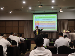 บทบาทหน้าที่ของพนักงานขับรถมืออาชีพ โดยอาจารย์อภิรัติ  คำสายพรม
