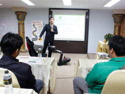 เทคนิคการขับรถเชิงป้องกันอุบัติเหตุ Defensive Driving โดยอาจารย์อภิรัติ  คำสายพรม