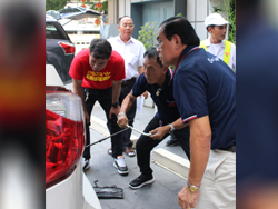 ปฏิบัติการถอดเปลี่ยนยางรถยนต์ในสถานการณ์ฉุกเฉิน
