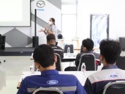 ลงทะเบียนรับเอกสารประกอบการฝึกอบรม พร้อมเน้นย้ำมาตรฐานความปลอดภัย