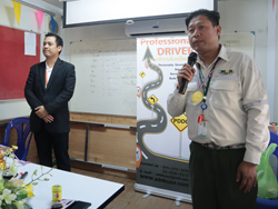 ผู้บริหารกล่าวต้อนรับพร้อมแนะนำทีมวิทยากร