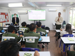 ผู้บริหารกล่าวทักทายพร้อมเน้นย้ำมาตรฐานความปลอดภัย