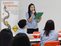 ผู้แทนหน่วยงานกล่าวต้อนรับพร้อมแนะนำวิทยากร และกิจกรรมฝึกอบรม