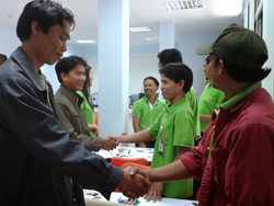 ปรับเปลี่ยนบุคลิกภาพ และเรียนรู้มารยาทในการทักทาย
