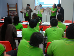 แสดงผลงานจากการทำกิจกรรมการทำงานเป็นทีม