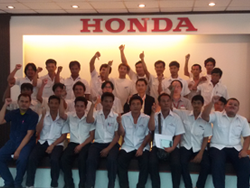 ถ่ายภาพร่วมกันเป็นที่ระลึก