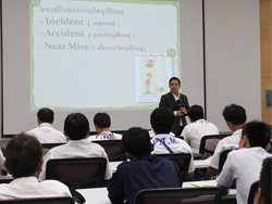 เทคนิคการบริหารจัดการความเสี่ยง และบทบาทหน้าที่ของพนักงานขับรถมืออาชีพ