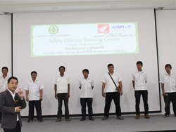 บทบาทหน้าที่ของพนักงานขับรถมืออาชีพ และการรักษาเวลา