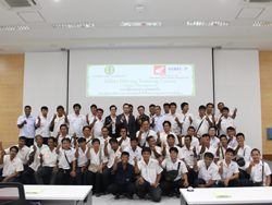 พนักงานขับรถมืออาชีพ กับเทคนิคการบริหารจัดการความเหนื่อยล้าที่เป็นสาเหตุของอาการหลับในในขณะขับรถ