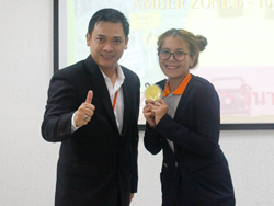 ให้รางวัลกับผู้ที่ทำคะแนนได้สูงสุด