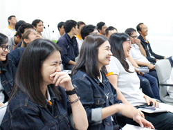 บรรยากาศการฝึกอบรมเต็มไปด้วยความสนุกสนาน