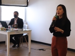 ผู้แทนหน่วยงานกล่าวต้อนรับพร้อมแนะนำทีมวิทยากร และกิจกรรมฝึกอบรม Welcome Speech and Training Introduce